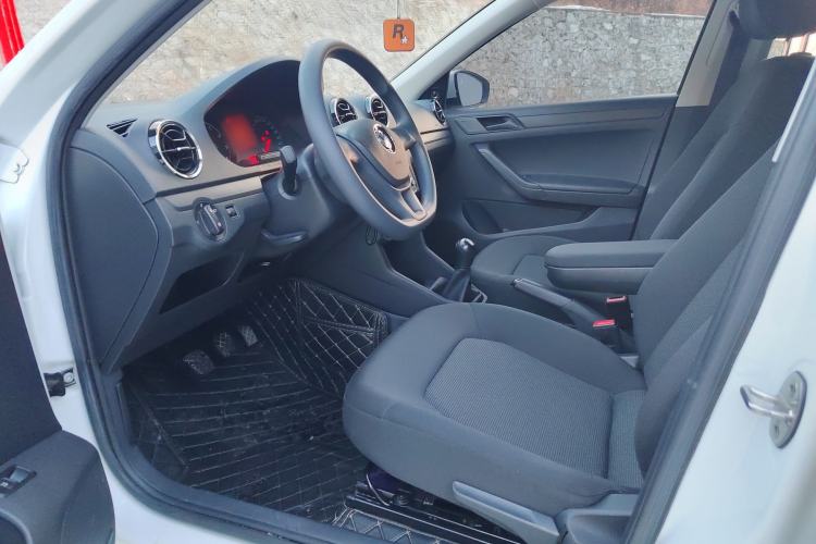 Used Volkswagen Jetta 2019 Dream Edition 1.5L Manual Fashion Version Interior 2