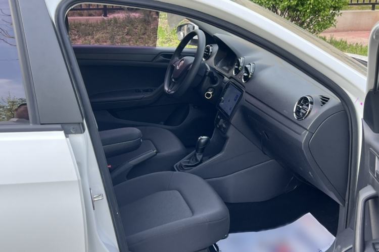 Used Volkswagen Jetta 2019 Dream Edition 1.5L Automatic Fashionable Version Interior 2