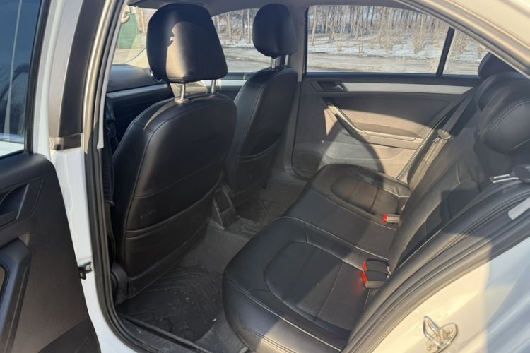 Used Volkswagen Jetta 2019 Dream Edition 1.5L Manual Fashion Version Interior 2