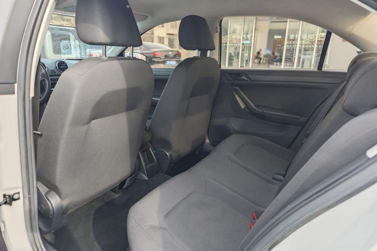 Used Volkswagen Jetta 2019 Dream Edition 1.4L Manual Fashion Version Interior 2