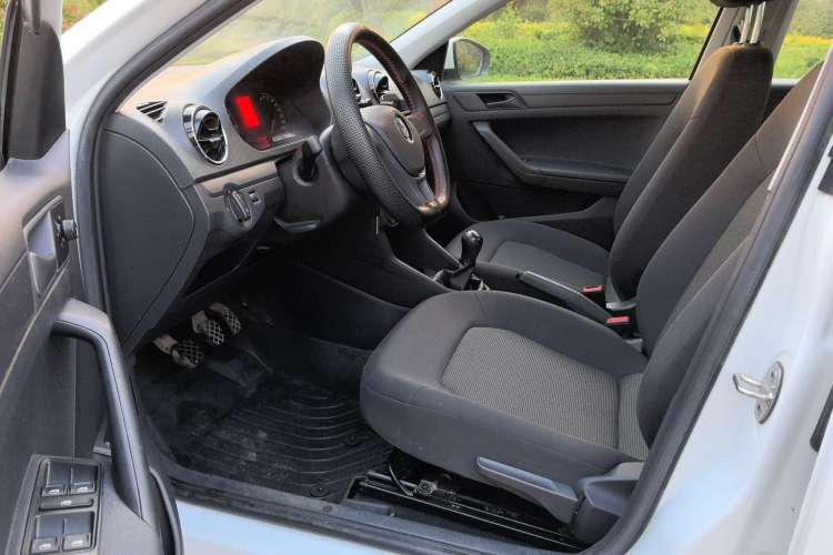 Used Volkswagen Jetta 2019 Dream Edition 1.5L Manual Fashion Version Interior 2