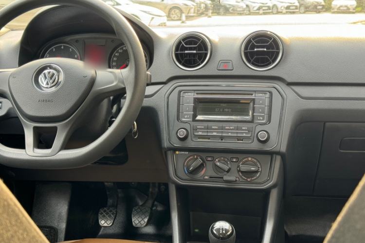 Used Volkswagen Jetta 2019 Dream Edition 1.5L Manual Fashion Version Interior 3