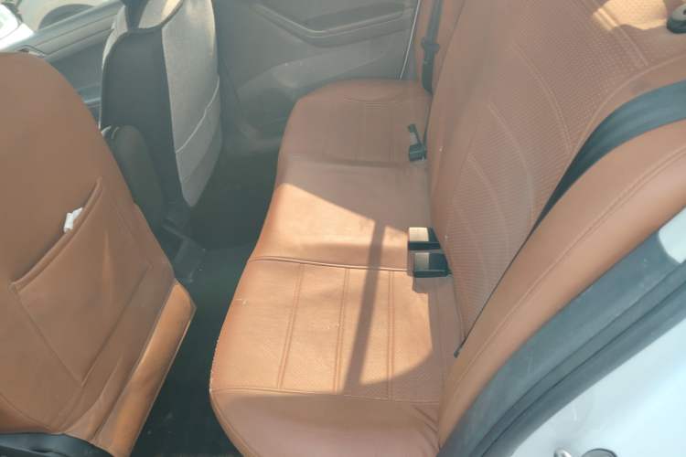 Used Volkswagen Jetta 2019 Dream Edition 1.4L Manual Fashion Version Interior 4