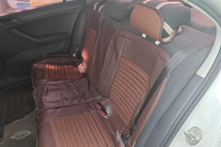 Used Volkswagen Jetta 2019 Dream Edition 1.4L Manual Fashion Version Interior 4