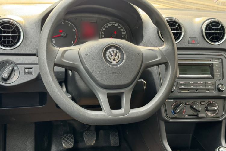 Used Volkswagen Jetta 2019 Dream Edition 1.5L Manual Fashion Version Interior 4