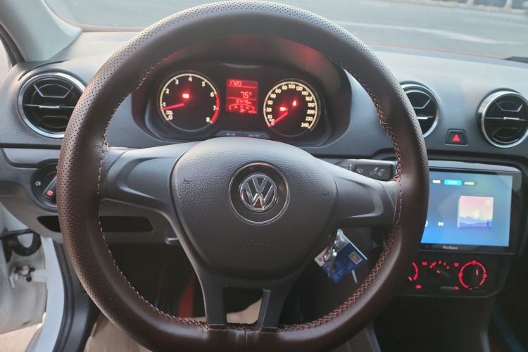 Used Volkswagen Jetta 2019 Dream Edition 1.4L Manual Fashion Version Interior 4