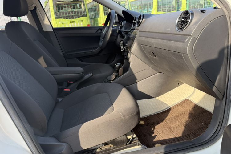 Used Volkswagen Jetta 2019 Dream Edition 1.5L Automatic Fashionable Version Interior 7
