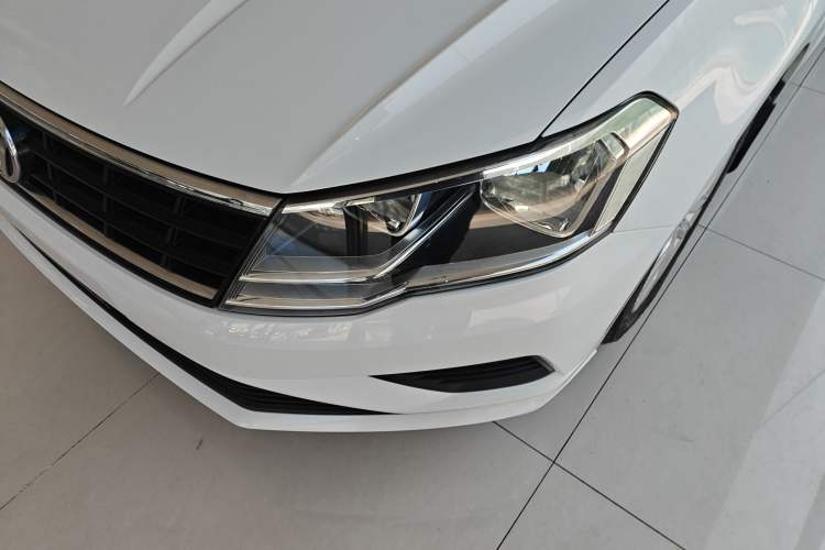 Used Volkswagen Jetta 2019 Dream Edition 1.4L Manual Fashion Version Left Front Headlight