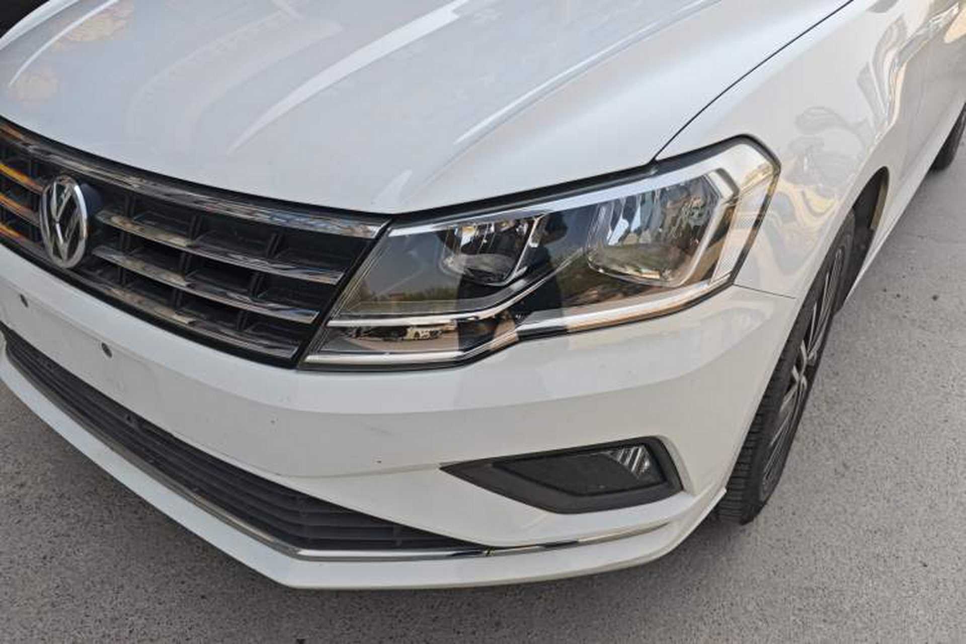 Used Volkswagen Jetta 2019 Dream Edition 1.5L Manual Comfort Version Left Front Headlight