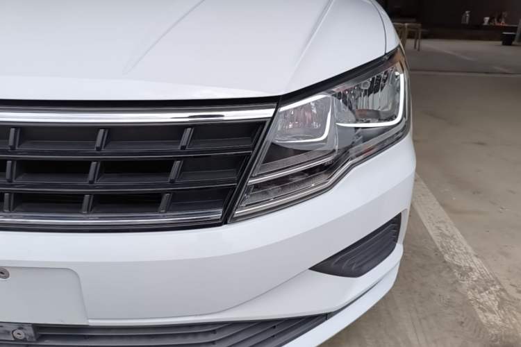 Used Volkswagen Jetta 2019 Dream Edition 1.4L Manual Fashion Version Left Front Headlight
