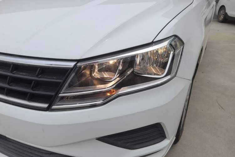 Used Volkswagen Jetta 2019 Dream Edition 1.4L Manual Fashion Version Left Front Headlight