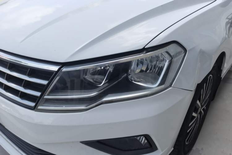 Used Volkswagen Jetta 2019 Dream Edition 1.5L Manual Comfort Version Left Front Headlight