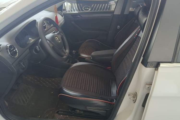Used Volkswagen Jetta 2019 Dream Edition 1.4L Manual Fashion Version Left Front Seat