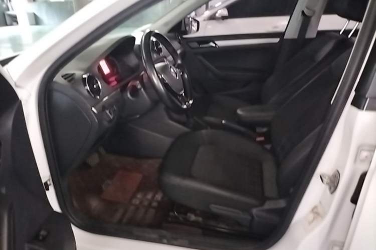 Used Volkswagen Jetta 2019 Dream Edition 1.5L Automatic Comfort Version Left Front Seat