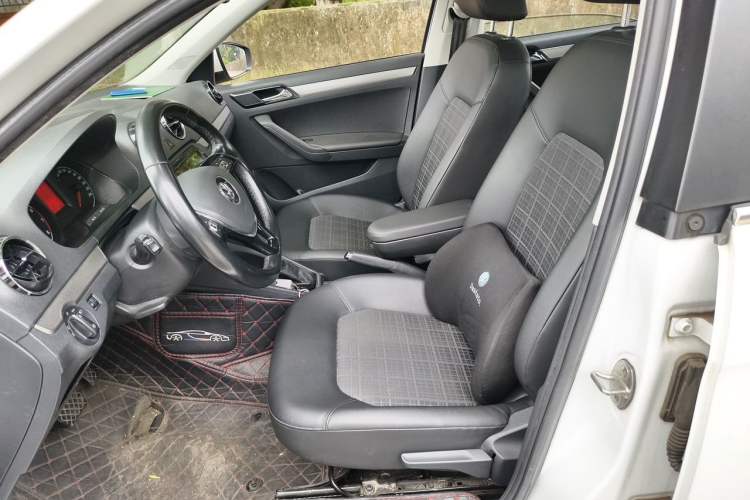 Used Volkswagen Jetta 2019 Dream Edition 1.5L Automatic Comfort Version Left Front Seat