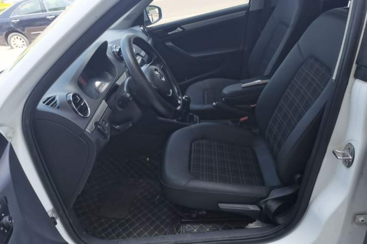 Used Volkswagen Jetta 2019 Dream Edition 1.5L Manual Comfort Version Left Front Seat