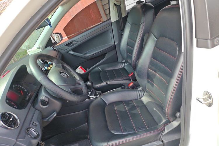 Used Volkswagen Jetta 2019 Dream Edition 1.5L Manual Fashion Version Left Front Seat