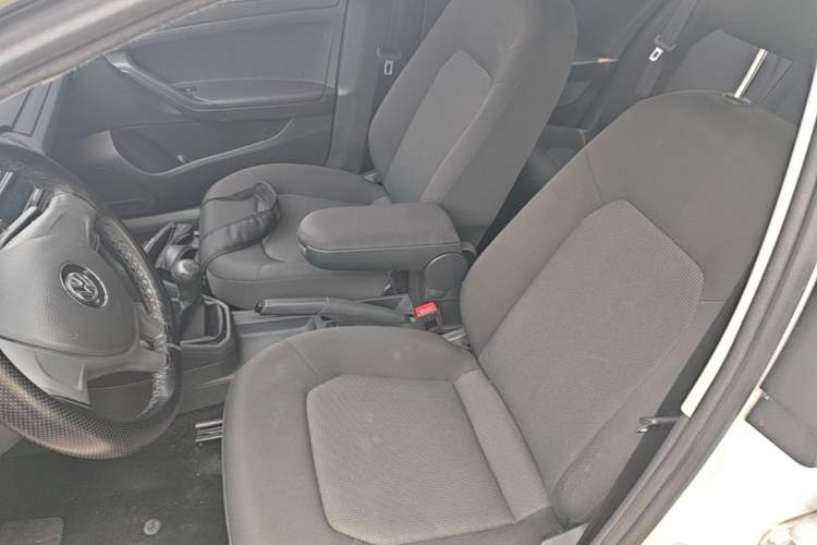Used Volkswagen Jetta 2019 Dream Edition 1.4L Manual Fashion Version Left Front Seat