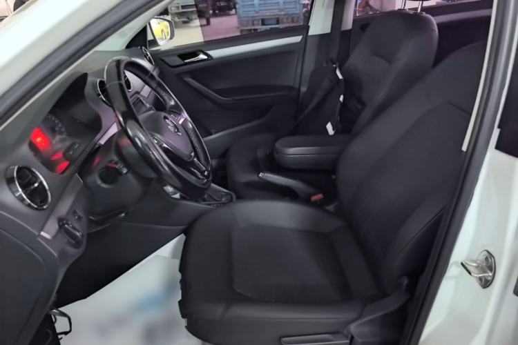 Used Volkswagen Jetta 2019 Dream Edition 1.5L Automatic Comfort Version Left Front Seat