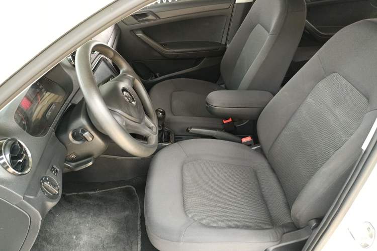 Used Volkswagen Jetta 2019 Dream Edition 1.5L Manual Fashion Version Left Front Seat