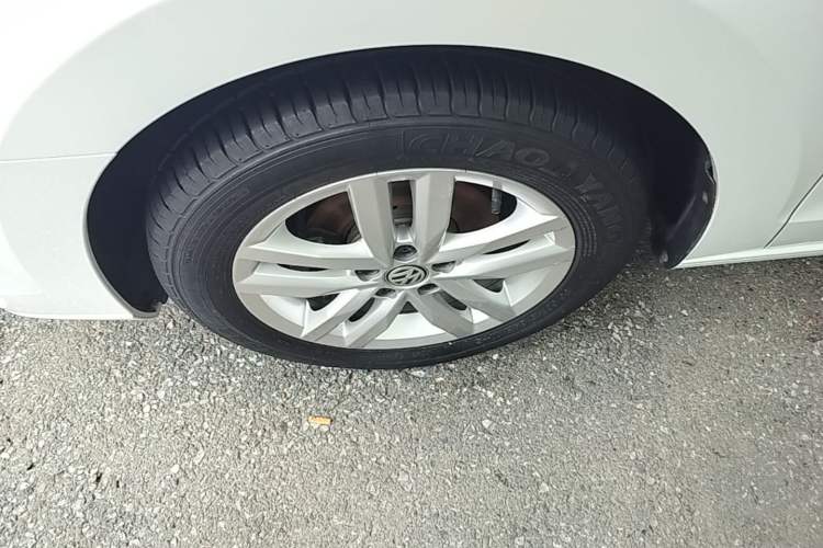 Used Volkswagen Jetta 2019 Dream Edition 1.4L Manual Fashion Version Left Front Wheel Hub