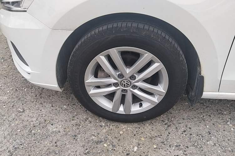 Used Volkswagen Jetta 2019 Dream Edition 1.5L Manual Fashion Version Left Front Wheel Hub