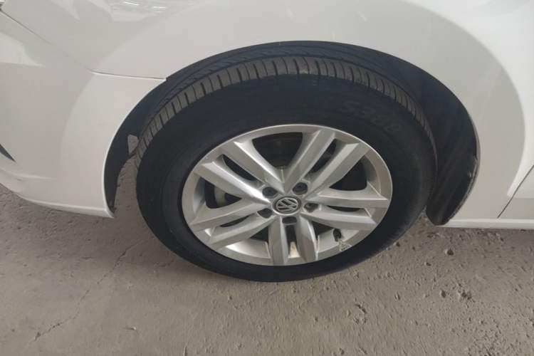 Used Volkswagen Jetta 2019 Dream Edition 1.5L Automatic Fashionable Version Left Front Wheel Hub
