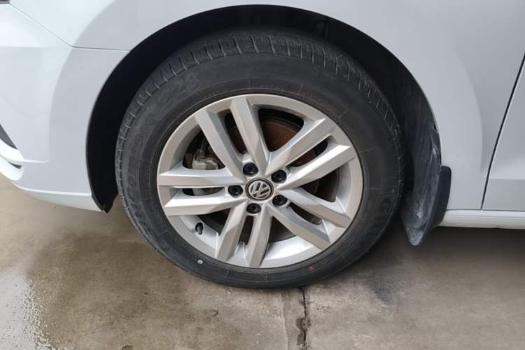 Used Volkswagen Jetta 2019 Dream Edition 1.4L Manual Fashion Version Left Front Wheel Hub