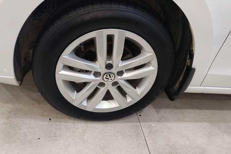 Used Volkswagen Jetta 2019 Dream Edition 1.5L Automatic Fashionable Version Left Front Wheel Hub