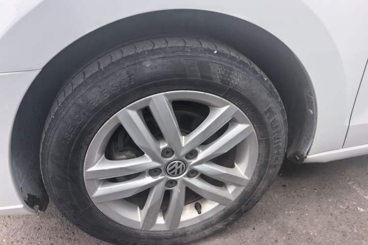 Used Volkswagen Jetta 2019 Dream Edition 1.4L Manual Fashion Version Left Front Wheel Hub