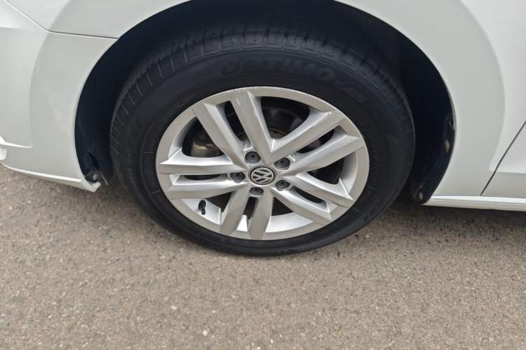 Used Volkswagen Jetta 2019 Dream Edition 1.4L Manual Fashion Version Left Front Wheel Hub