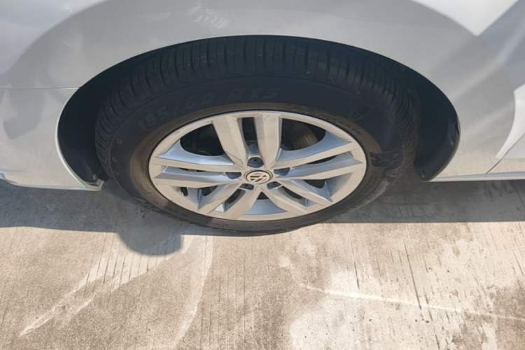 Used Volkswagen Jetta 2019 Dream Edition 1.5L Automatic Fashionable Version Left Front Wheel Hub