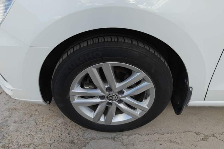 Used Volkswagen Jetta 2019 Dream Edition 1.5L Automatic Fashionable Version Left Front Wheel Hub