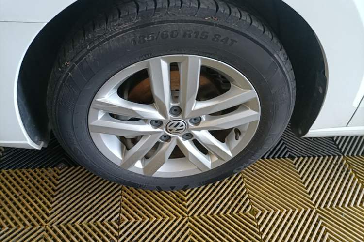 Used Volkswagen Jetta 2019 Dream Edition 1.4L Manual Fashion Version Left Front Wheel Hub
