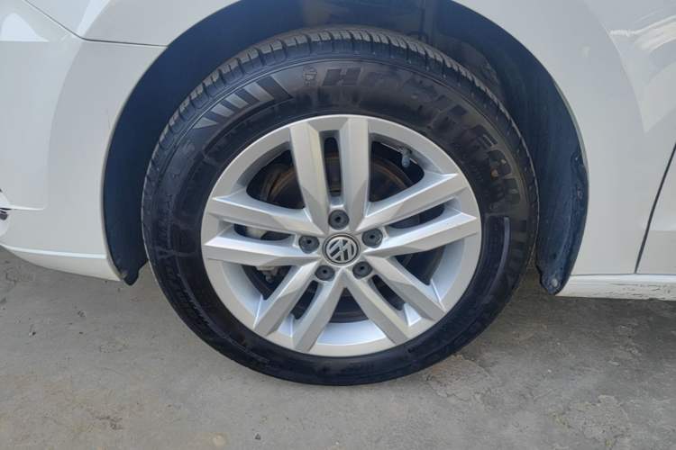 Used Volkswagen Jetta 2019 Dream Edition 1.4L Manual Fashion Version Left Front Wheel Hub