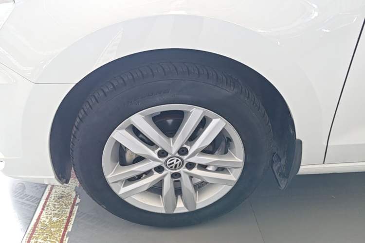 Used Volkswagen Jetta 2019 Dream Edition 1.4L Manual Fashion Version Left Front Wheel Hub