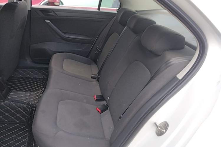Used Volkswagen Jetta 2019 Dream Edition 1.5L Automatic Fashionable Version Left Rear Seat
