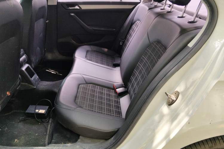 Used Volkswagen Jetta 2019 Dream Edition 1.5L Automatic Comfort Version Left Rear Seat