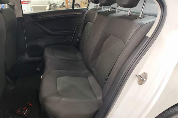 Used Volkswagen Jetta 2019 Dream Edition 1.5L Automatic Fashionable Version Left Rear Seat