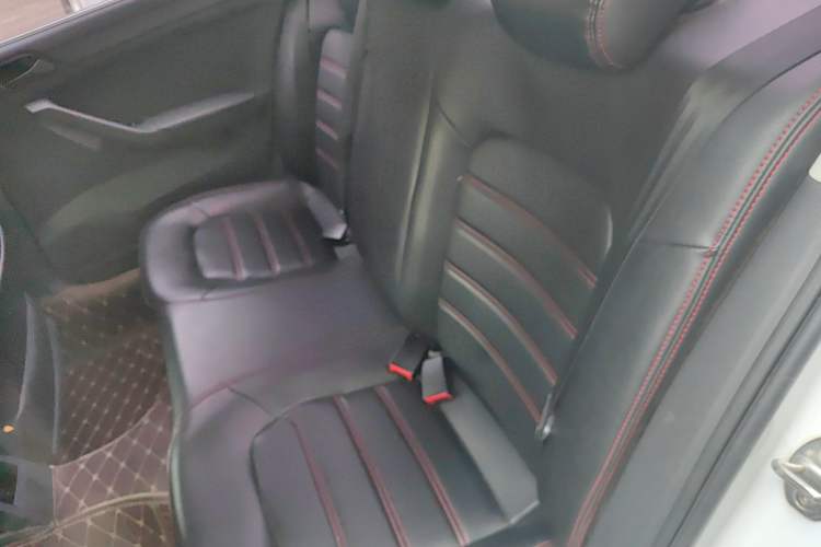 Used Volkswagen Jetta 2019 Dream Edition 1.5L Automatic Fashionable Version Left Rear Seat