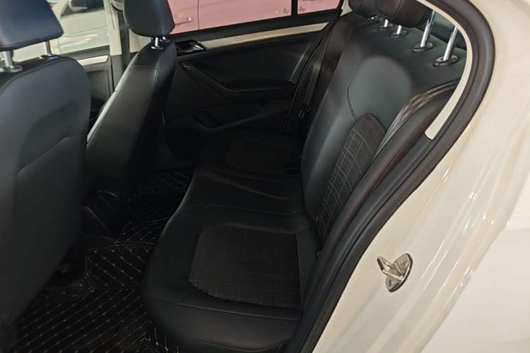 Used Volkswagen Jetta 2019 Dream Edition 1.5L Automatic Comfort Version Left Rear Seat