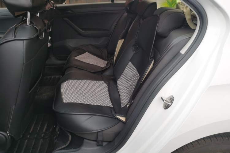 Used Volkswagen Jetta 2019 Dream Edition 1.5L Automatic Fashionable Version Left Rear Seat