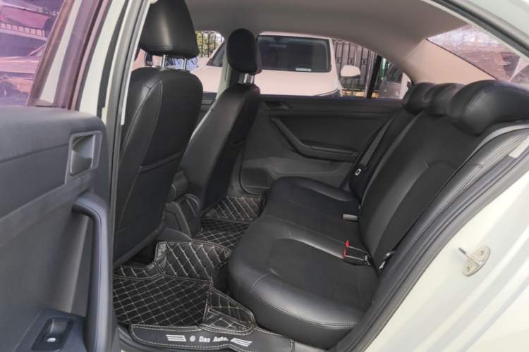 Used Volkswagen Jetta 2019 Dream Edition 1.5L Automatic Fashionable Version Left Rear Seat