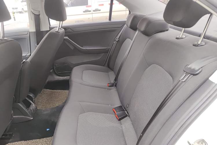 Used Volkswagen Jetta 2019 Dream Edition 1.5L Automatic Fashionable Version Left Rear Seat