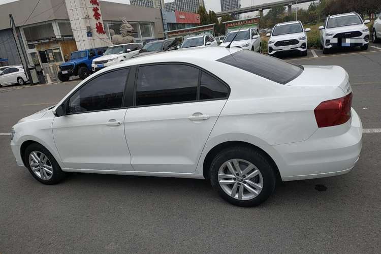Used Volkswagen Jetta 2019 Dream Edition 1.4L Manual Fashion Version Left Side