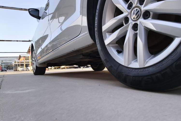 Used Volkswagen Jetta 2019 Dream Edition 1.5L Automatic Fashionable Version Left Side Sill