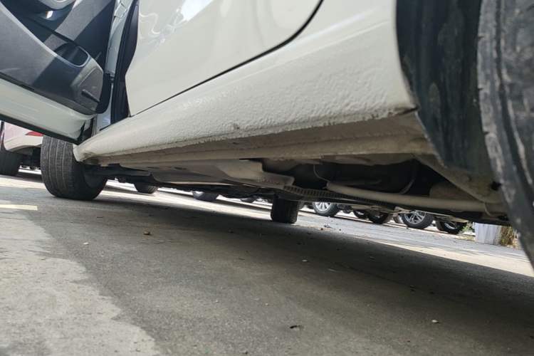 Used Volkswagen Jetta 2019 Dream Edition 1.4L Manual Fashion Version Left Side Sill