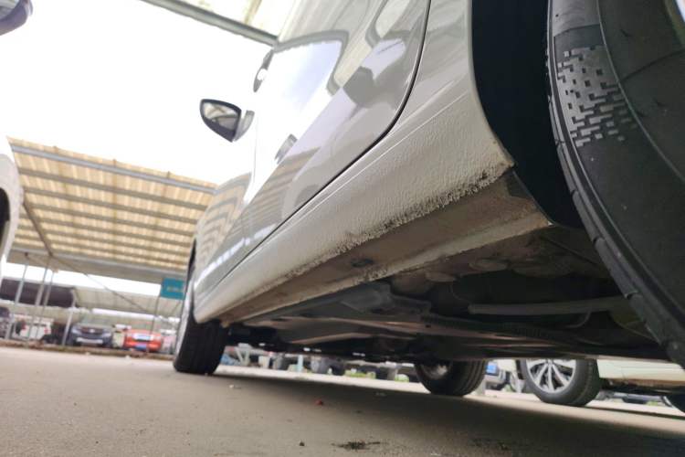 Used Volkswagen Jetta 2019 Dream Edition 1.5L Manual Fashion Version Left Side Sill