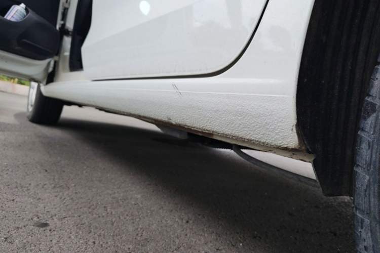 Used Volkswagen Jetta 2019 Dream Edition 1.5L Manual Fashion Version Left Side Sill