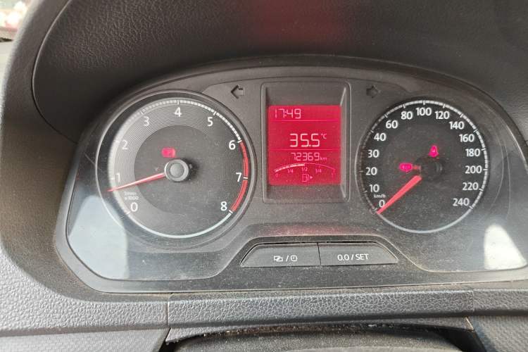 Used Volkswagen Jetta 2019 Dream Edition 1.4L Manual Fashion Version Odometer Close Up